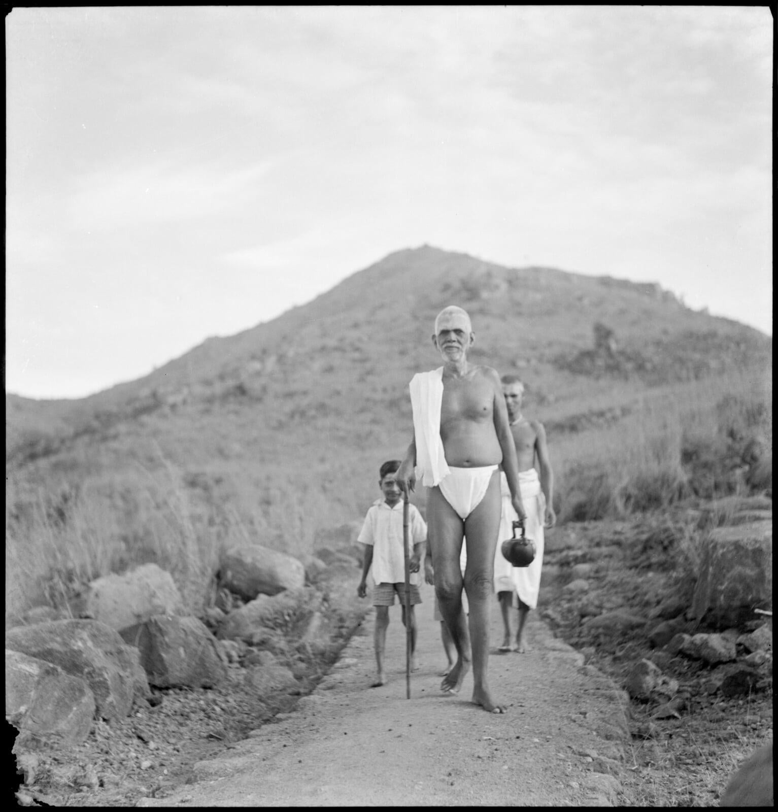 BOA_022_ac_BN_see-GRO_007_sundaram-madhavaswami-following-2-of-2-Copy-1-